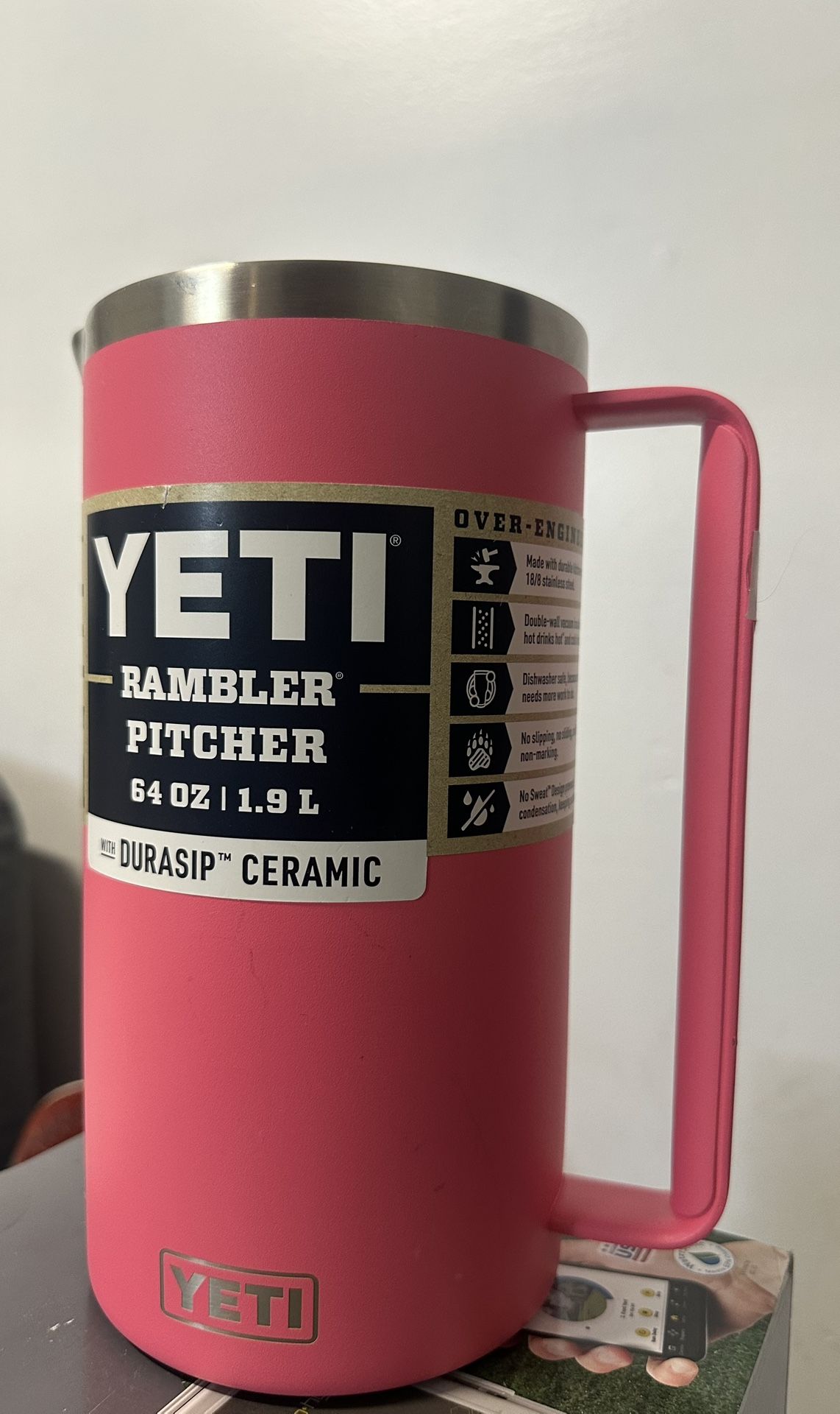 Yeti Rambler pitcher (64oz/1.9L)