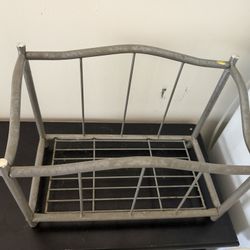Metal Magazine Rack