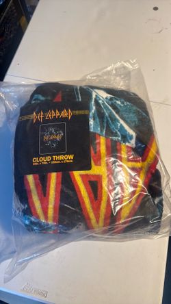 Def Leppard throw