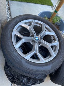 BMW x4 2020 Stock “19” wheels + tires