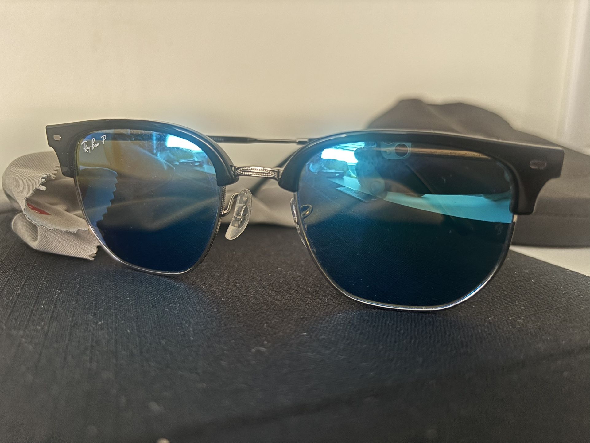 Like New Ray Ban Sunglasses