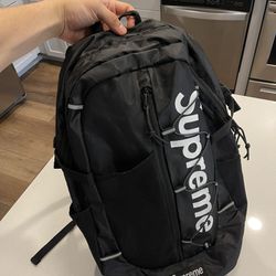 Supreme Backpack (check out my page🔥) 