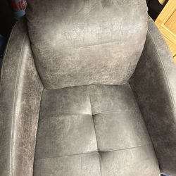 Swivel Chair From Raymond And flannigan 