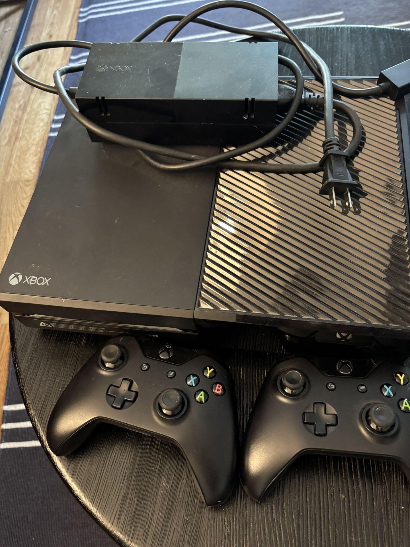 Xbox One & Controllers