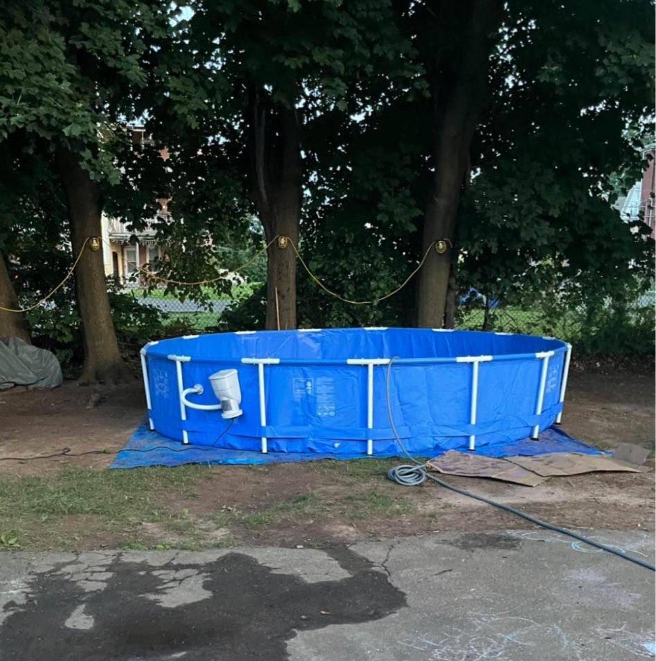 Swinging Pool 