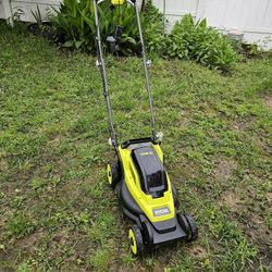 18 volt push lawn mower 13 inch with battery and charger NO BAG 