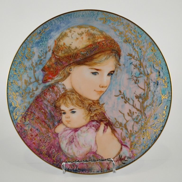 VINTAGE Edna Hibel "6374" Mother's Day Plate YEAR 1986