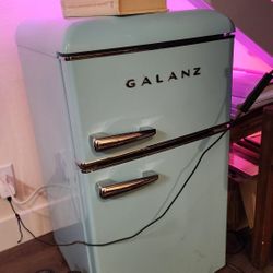 Galanz Mini Fridge