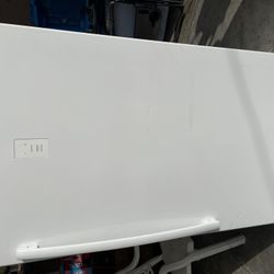 GE WHITE FREEZER