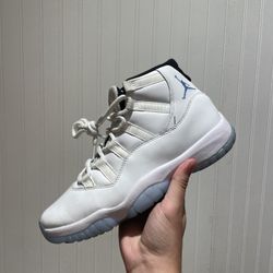 Size 7.5 Jordan 11
