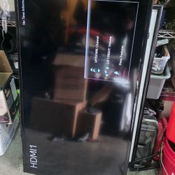 Smart TV Samsung 50 inches with remote control is fully functional