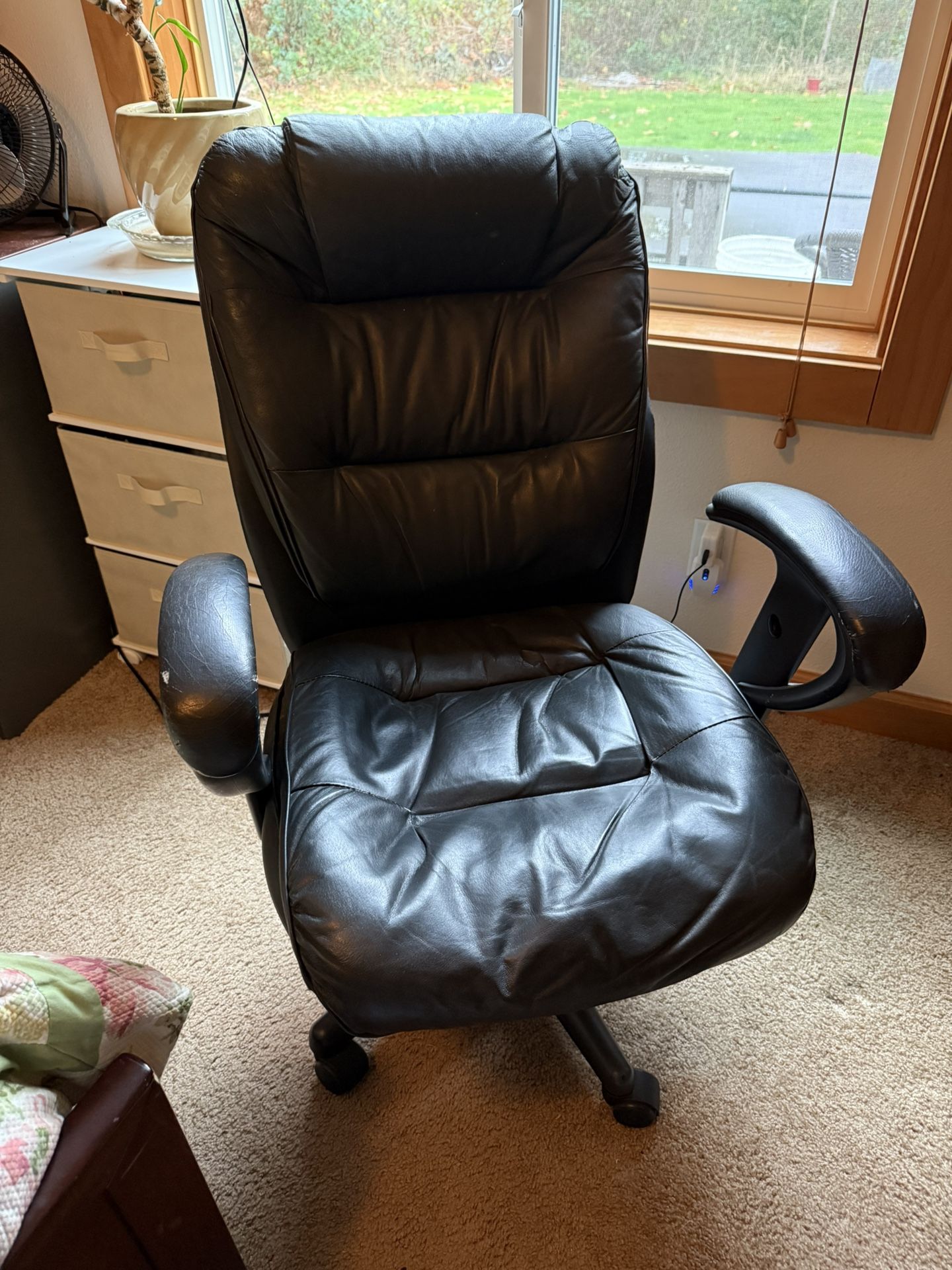 Large Black leather Desk Chair