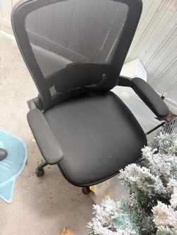 Black ergo office chair