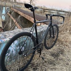 GC fixie with shoes and clips 