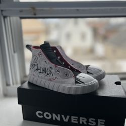 Boys Converse (Size 10c)