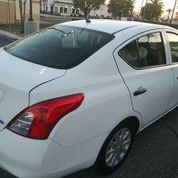 Nisssan Versa 