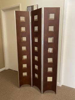 Multi-Picture Frame Screen