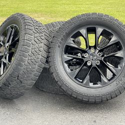 Set of 5, OEM 20” Jeep Wheels Gladiator rims Rubicon Tires 275/55R20 JK JL Wrangler 4xe JKU JLU 5x5