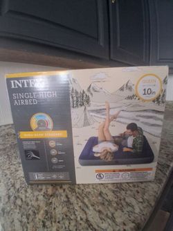 INTEX QUEEN AIRBED