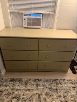 Dresser set