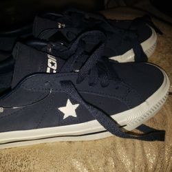 New Converse . Size 3