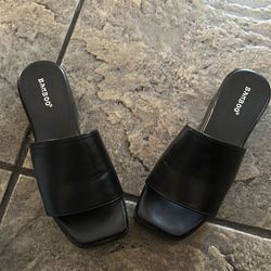 Women sandals
