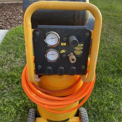 DeWalt 15 Gallon Compressor