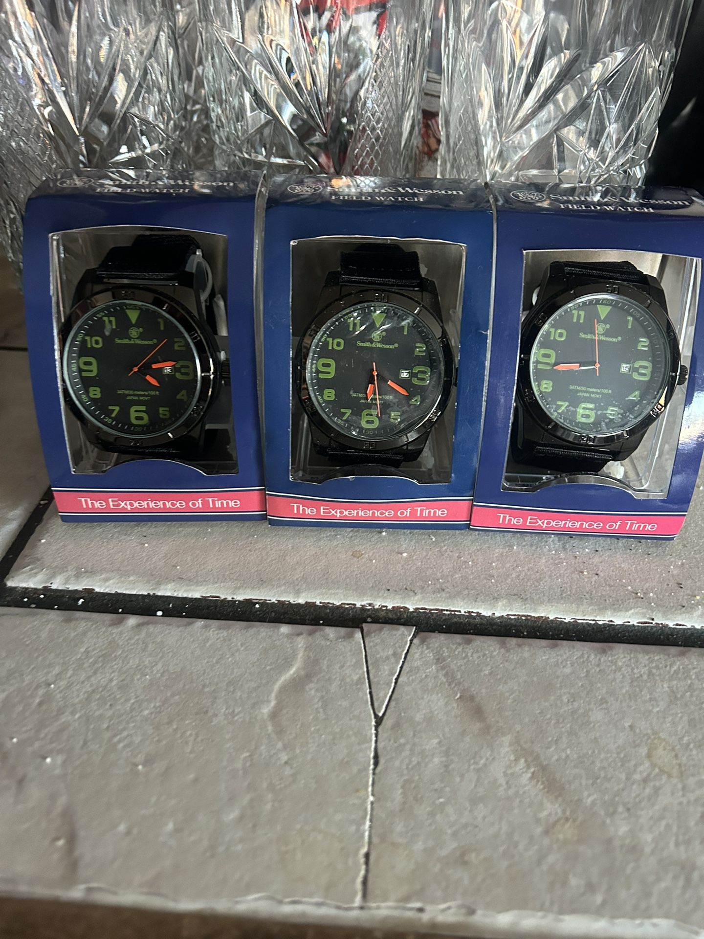 MEN'S SMITH&WESSON CHRONOGRAPH GLOW WATCH NEW 