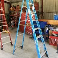 8 Ft Fiberglass Ladder  Like New