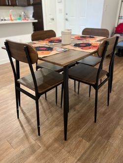 Dinning table and 4 chairs