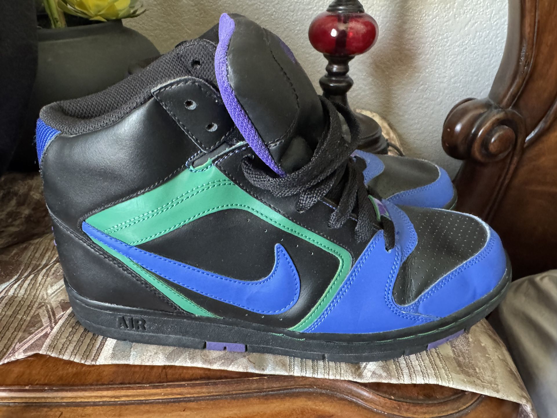 250 Sz 10 SB Dunk Mid Pro models like the Donatello colorway