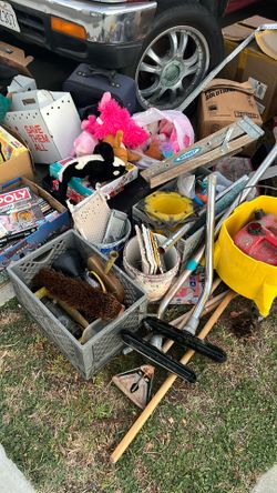 Free stuff!!!! Out there as of 6:48 pics taken