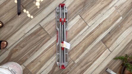 Tile cutter