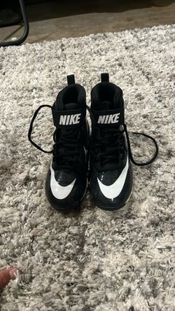 Kids Nike Football Cleats Size 3.5Y