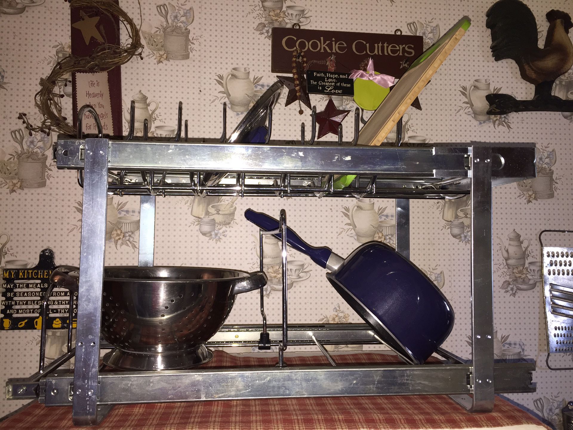Chrome pull-out cabinet organizer