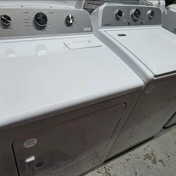 Maytag washer 4.5 cu.ft. top load and dryer 7.0 cu.ft. Set In White.