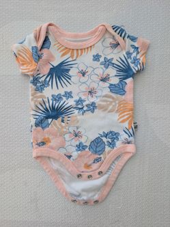 LIKE NEW Baby girl bodysuits - set of 10 (0-3M)