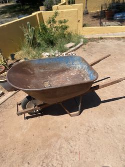 Wheelbarrow Good Working Steel Tub. (Gorilla 🦍 Tub) Flat Free Tires Real Good Working Condition