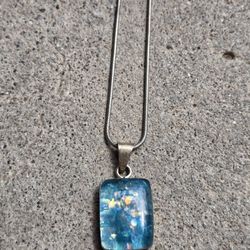 Vintage Sterling Silver Pendant & Chain