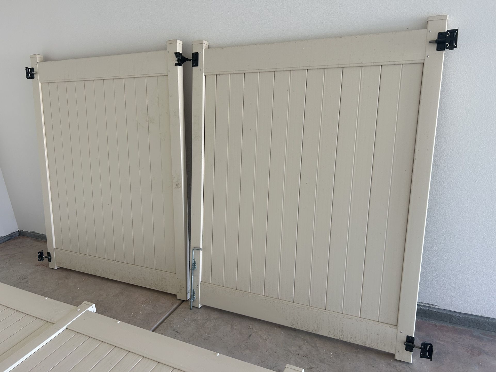 Vinyl Gates For 20’ Opening