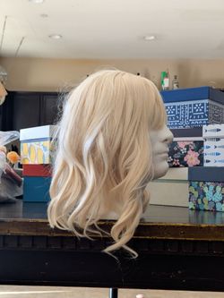 Short blonde curly bob wig