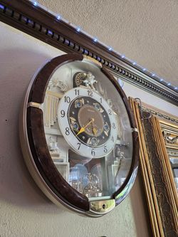 Xmas clock with Xmas tunes