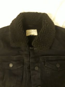 Universal thread goods company men's medium denim jacket in pretty good shape check out all my other postings