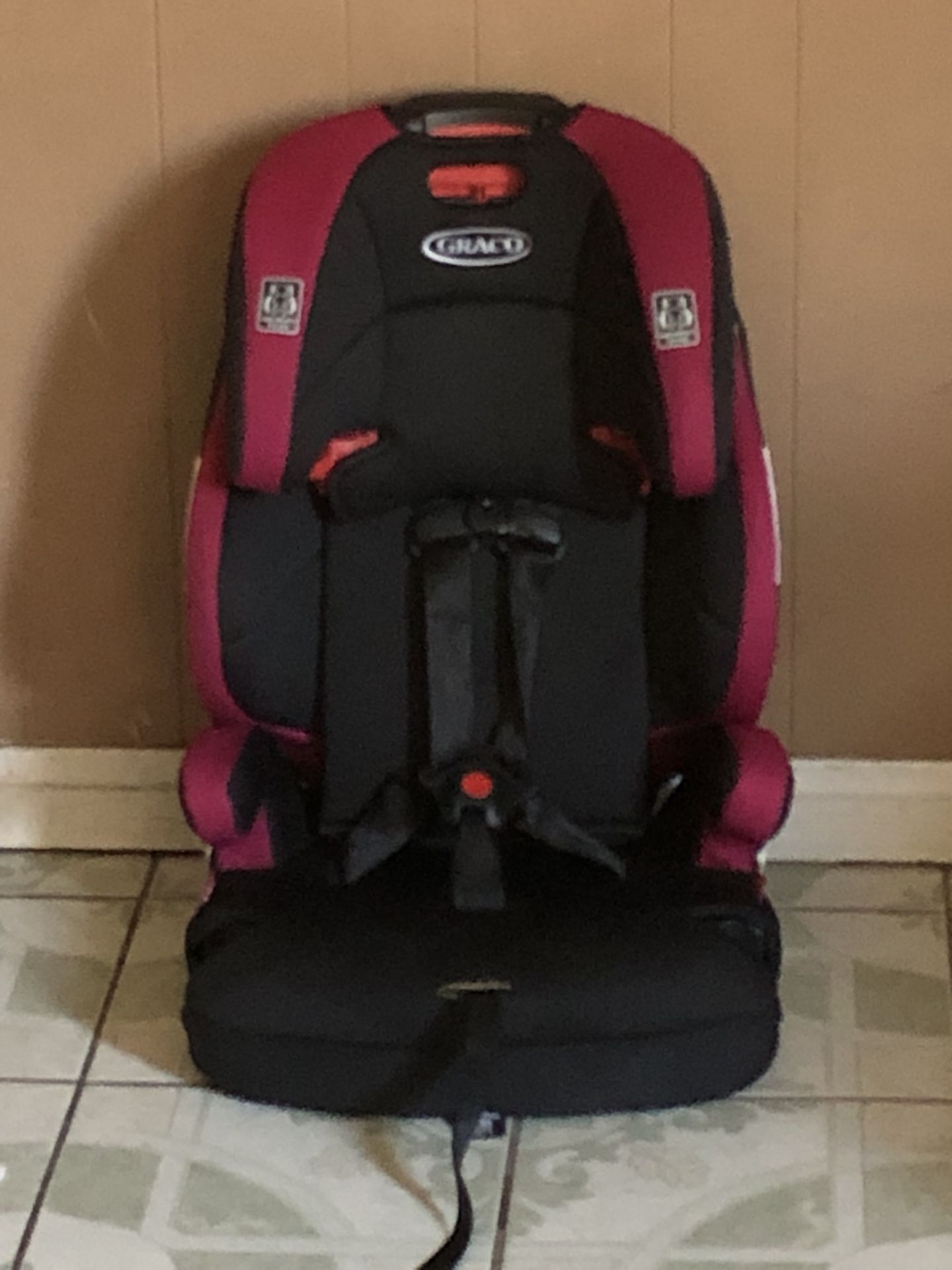 LIKE NEW GRACO TRANZITIONS ALL IN ONE CONVERTIBLE CAR SEAT 3 IN 1