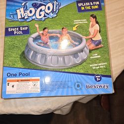New H2O GO space ship Pool Splash &Fun in the sun, inflable, plastic.summer, play, kids, toddler,  children, boy, girl,toy, party,  birthday. Never op