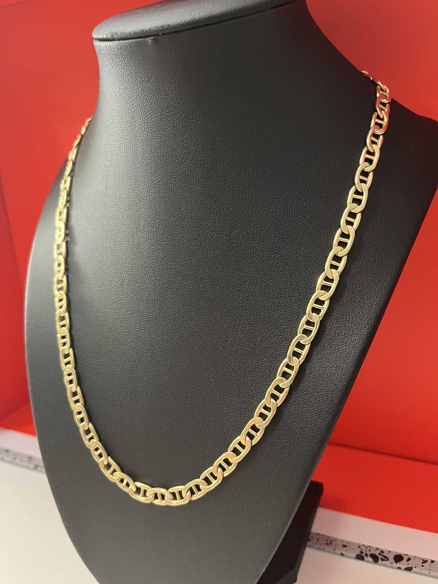 Brand New 10k Gold Italian Guchy Chain