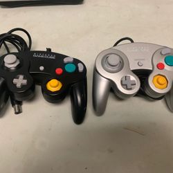 Nintendo GameCube Controllers 
