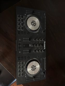 Numark Mixtrack 3