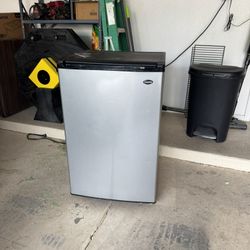 Mini Fridge 