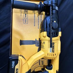 Dewalt Rotary Hammer Drill With 5 Ah Battery 190